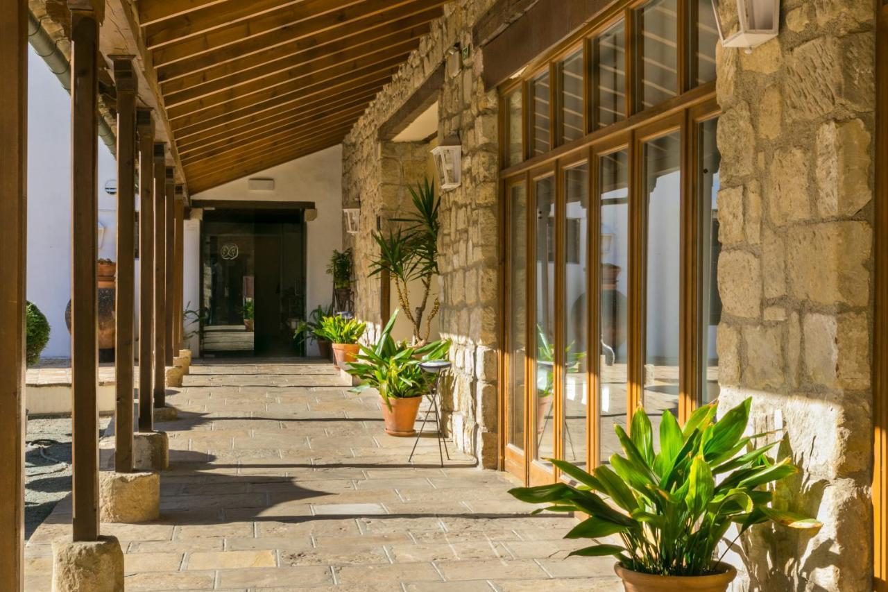 Hotel Puerta De La Luna Baeza Eksteriør bilde