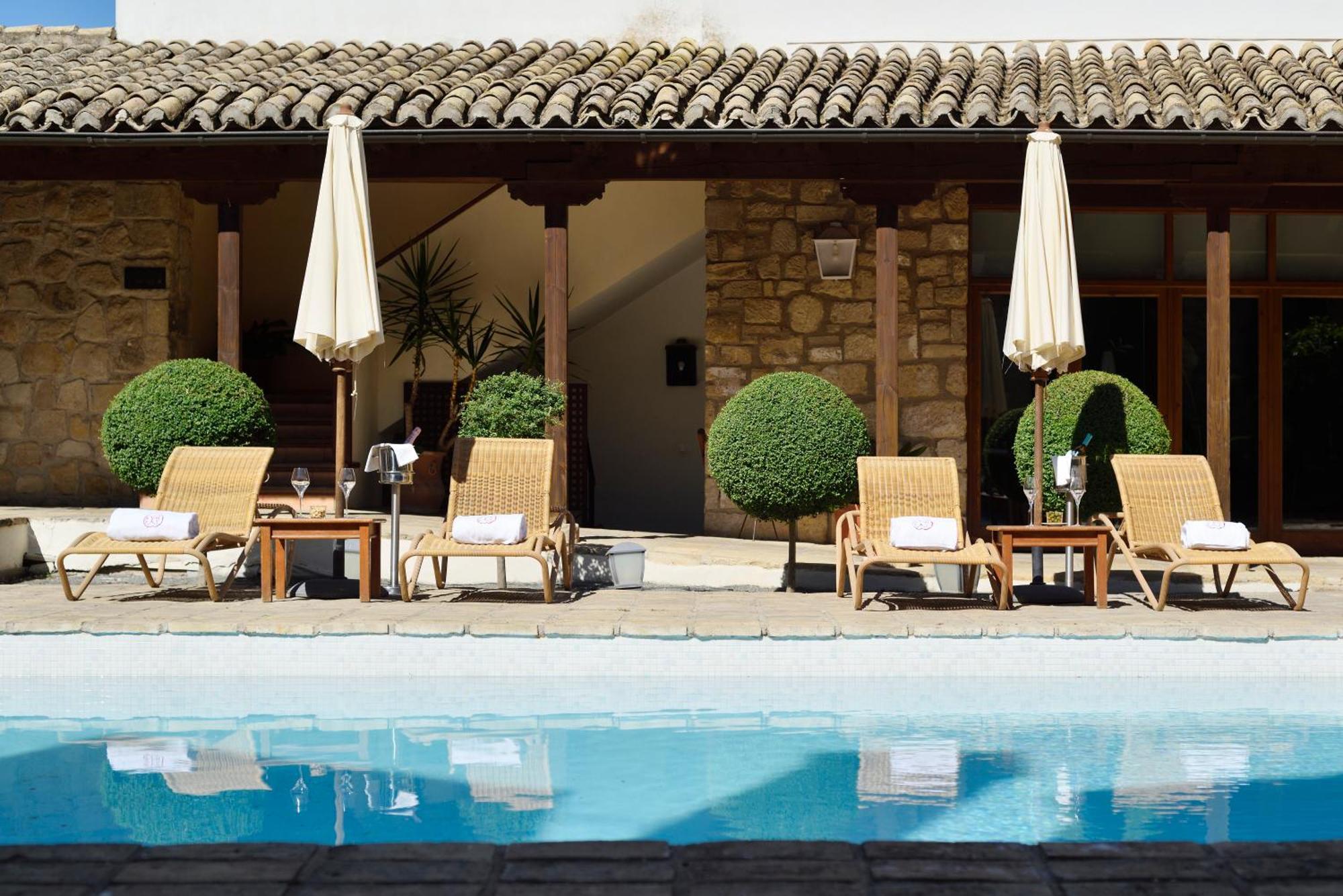 Hotel Puerta De La Luna Baeza Eksteriør bilde