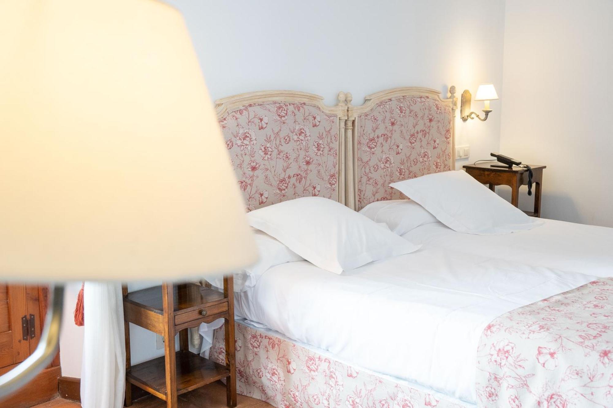 Hotel Puerta De La Luna Baeza Eksteriør bilde
