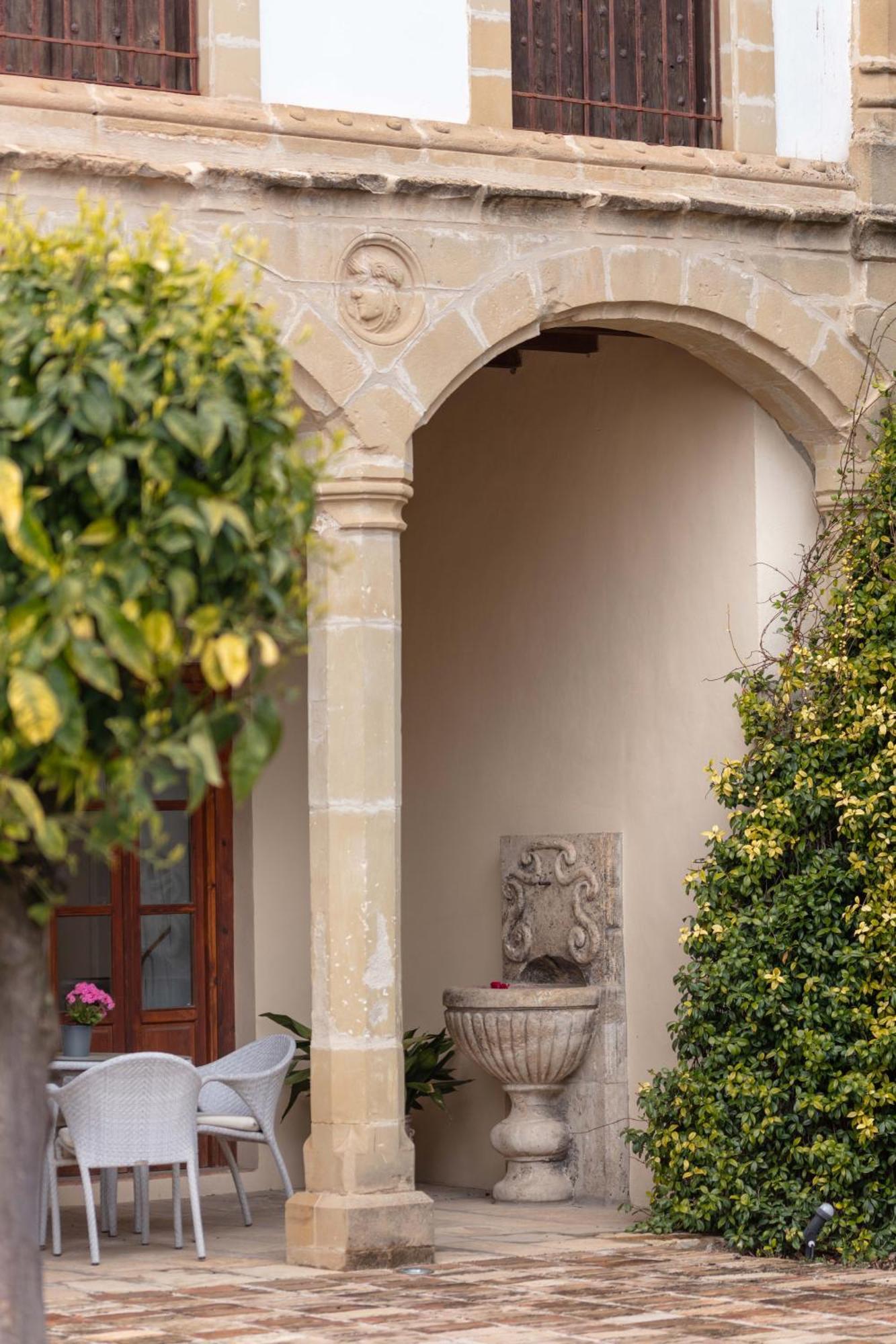 Hotel Puerta De La Luna Baeza Eksteriør bilde