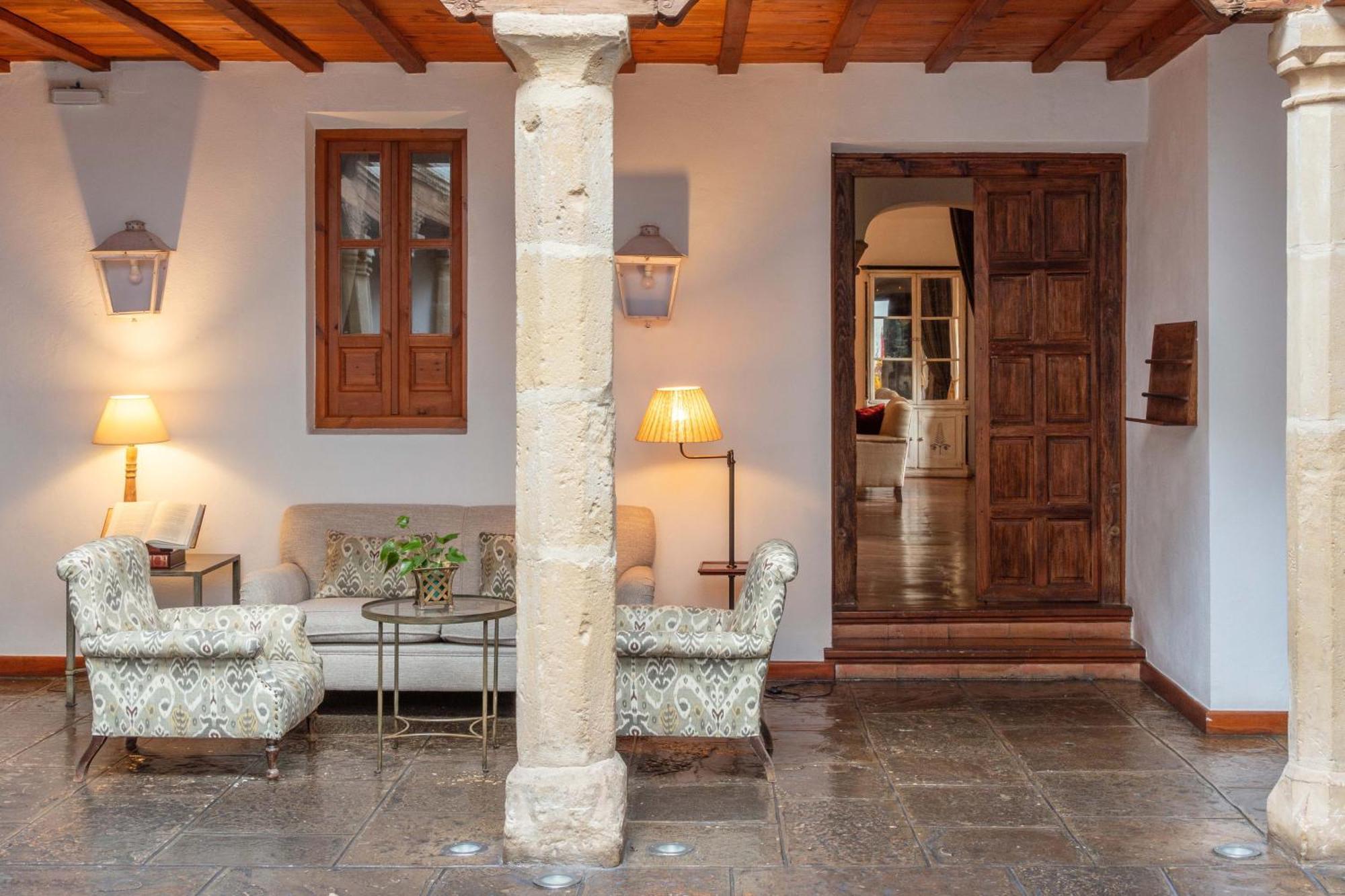 Hotel Puerta De La Luna Baeza Eksteriør bilde