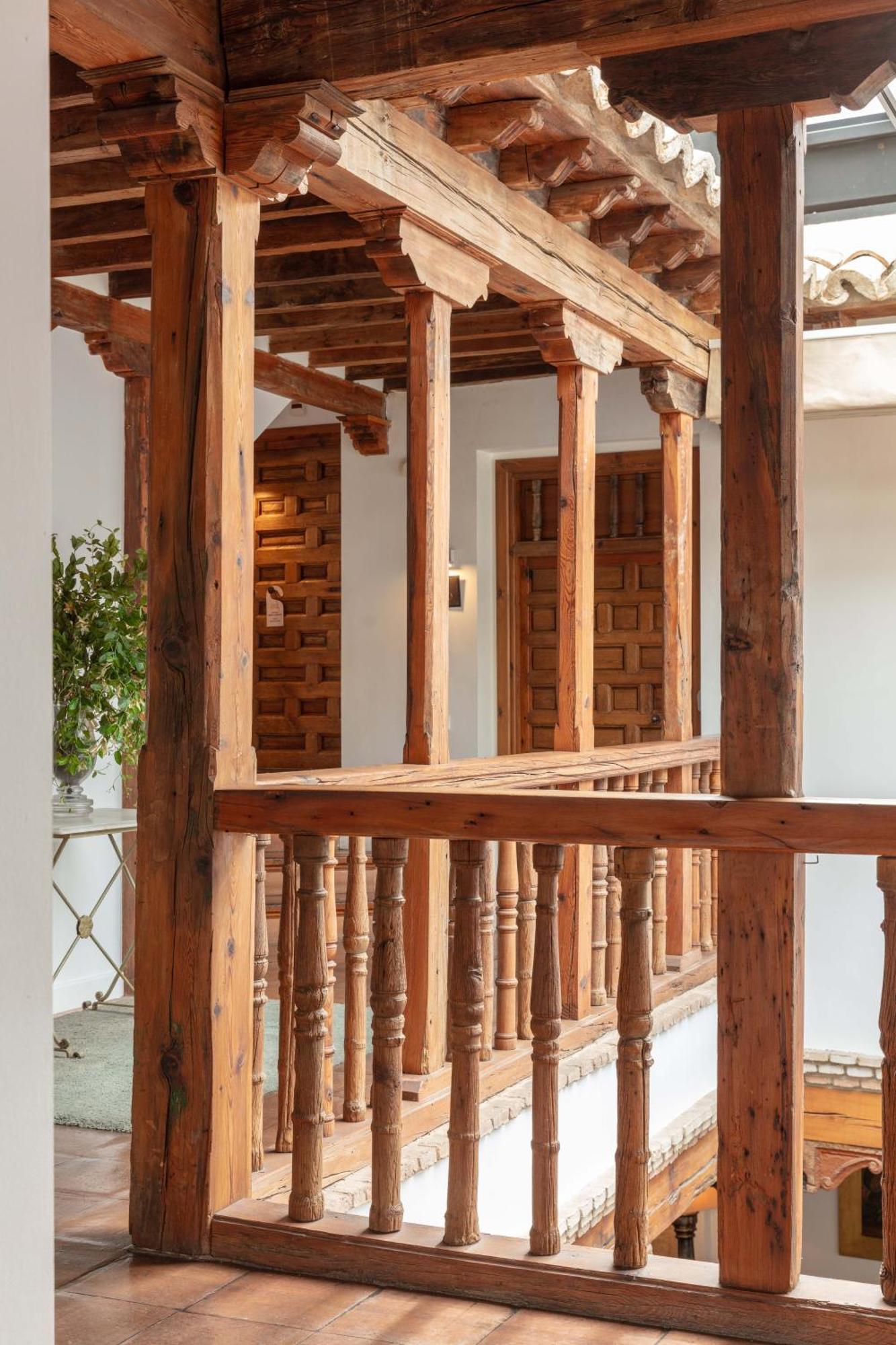Hotel Puerta De La Luna Baeza Eksteriør bilde