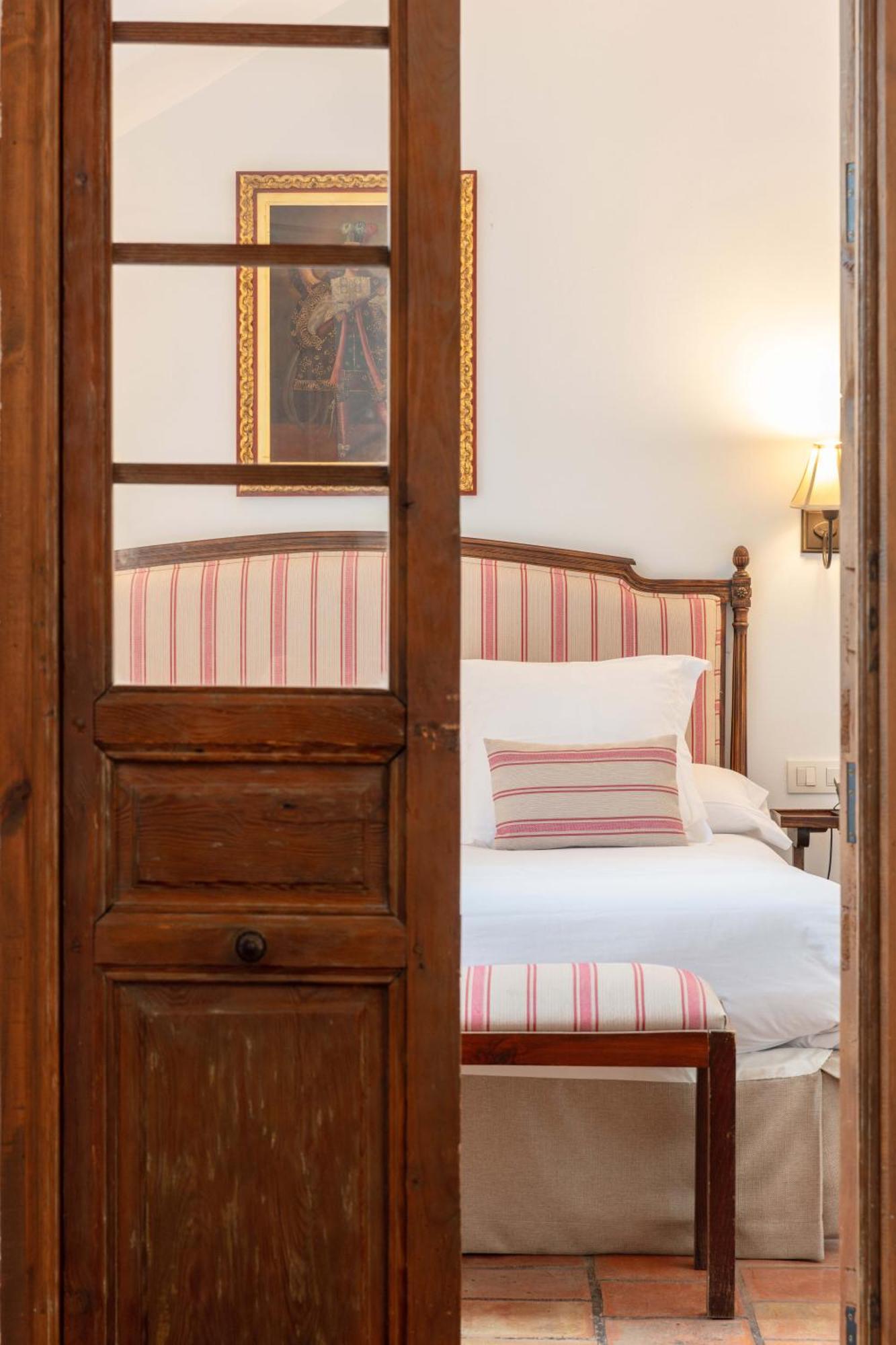 Hotel Puerta De La Luna Baeza Eksteriør bilde