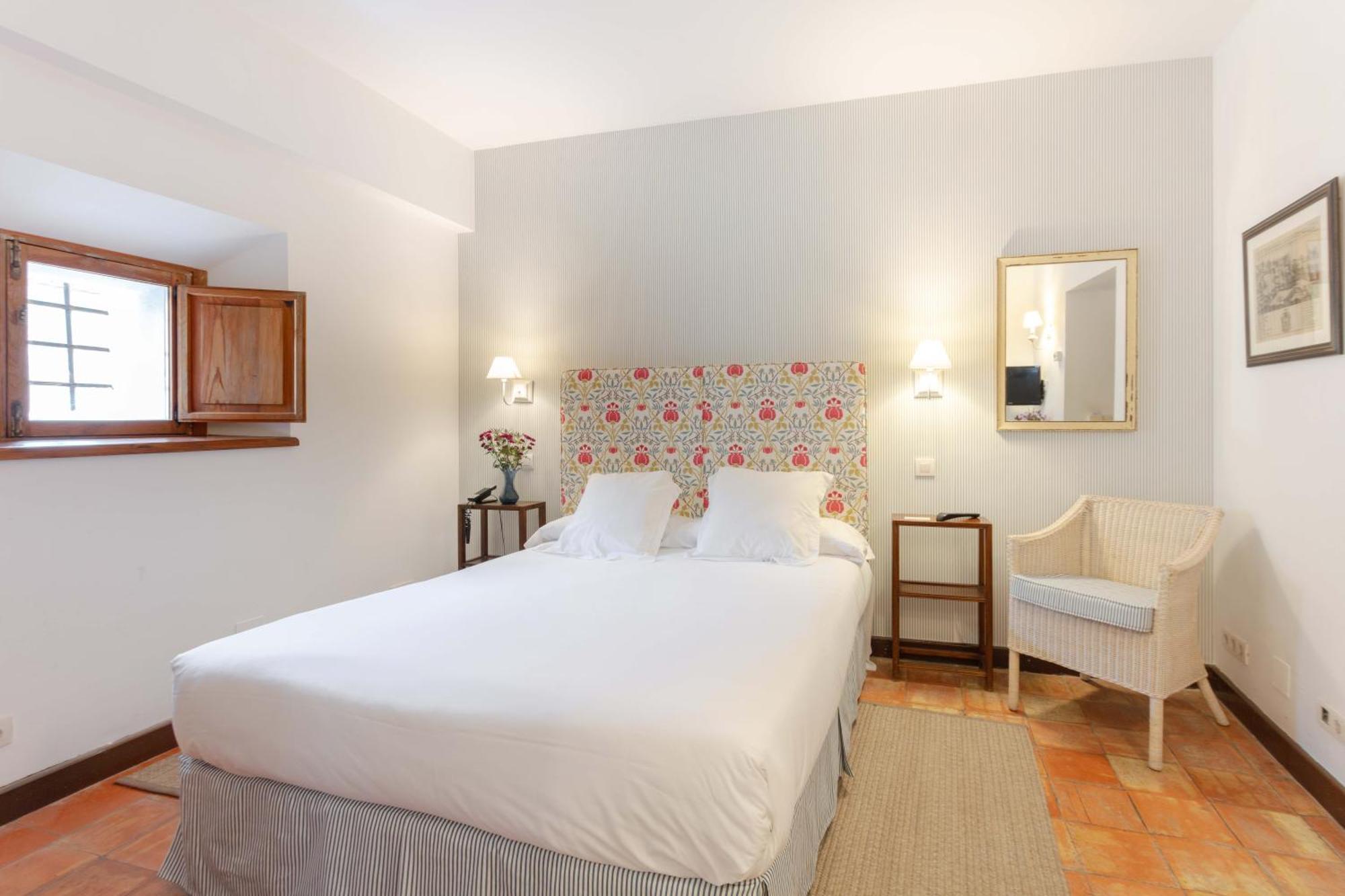 Hotel Puerta De La Luna Baeza Eksteriør bilde