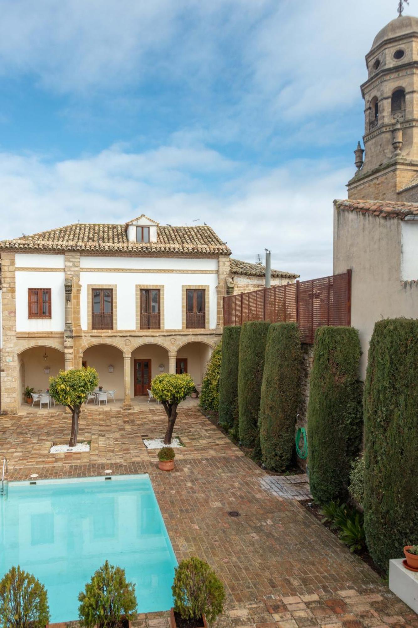 Hotel Puerta De La Luna Baeza Eksteriør bilde