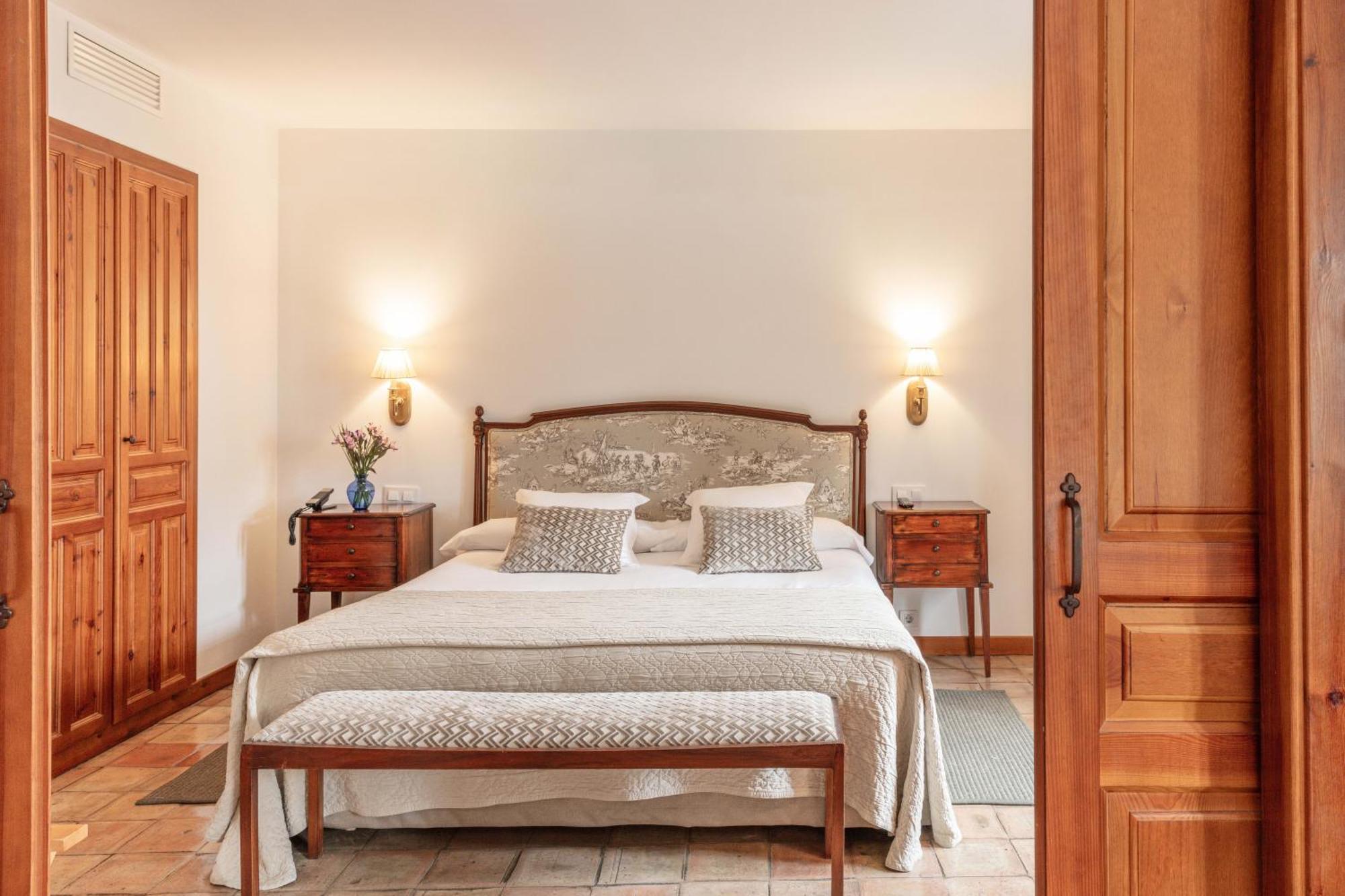 Hotel Puerta De La Luna Baeza Eksteriør bilde