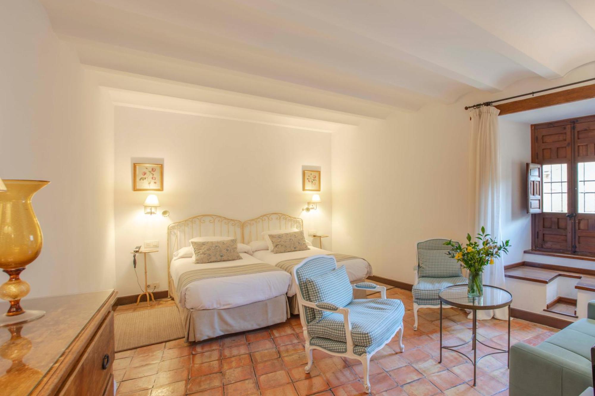 Hotel Puerta De La Luna Baeza Eksteriør bilde