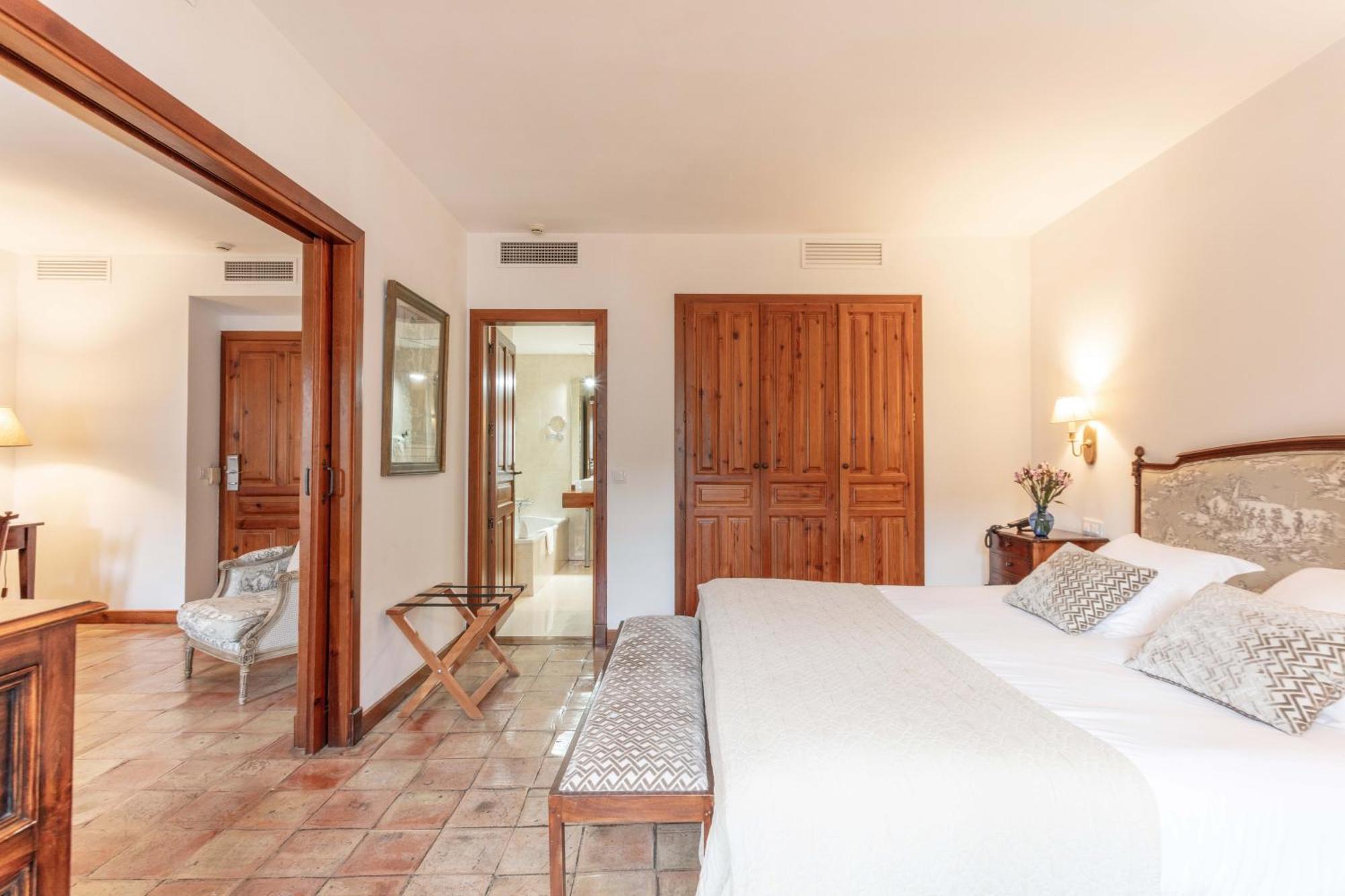 Hotel Puerta De La Luna Baeza Eksteriør bilde