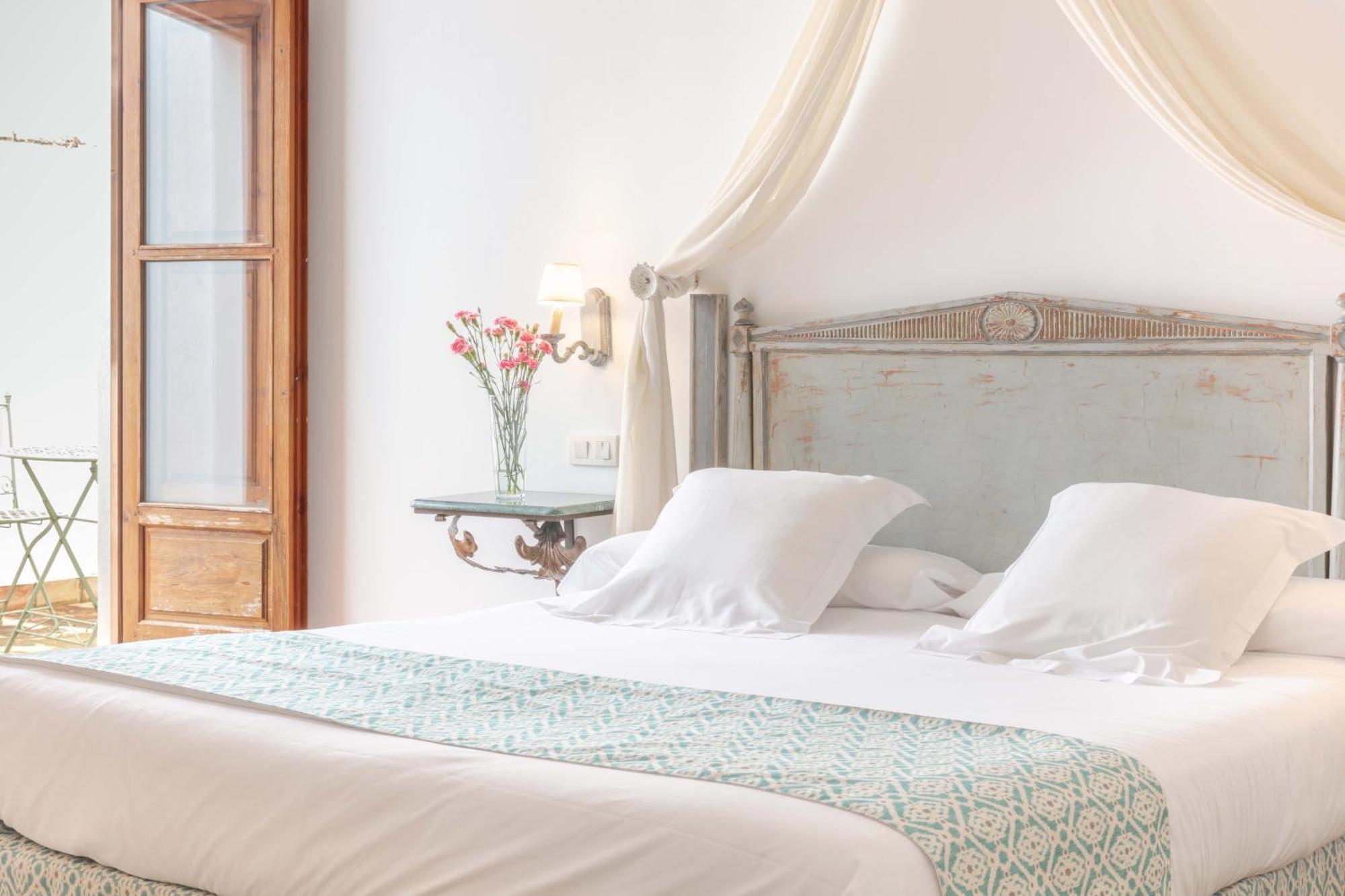 Hotel Puerta De La Luna Baeza Eksteriør bilde